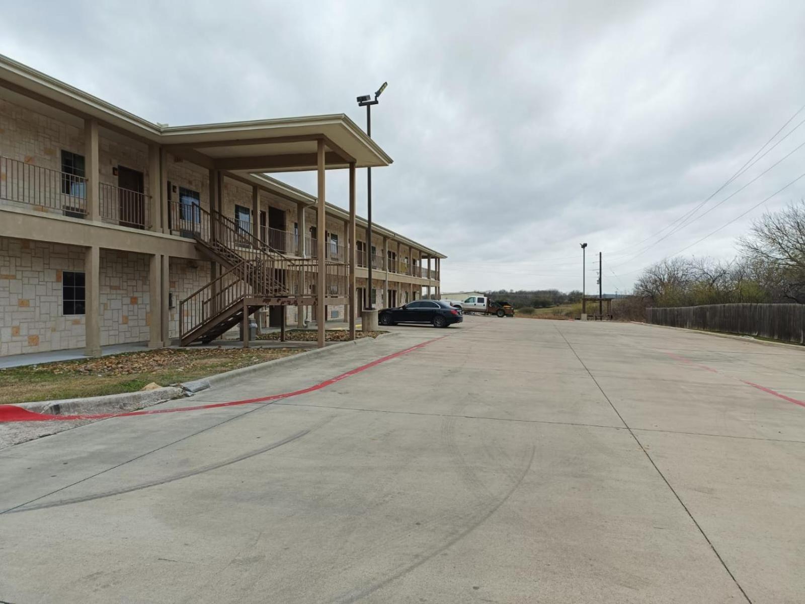 Westwood Inn By Oyo Gonzales Tx Exterior photo