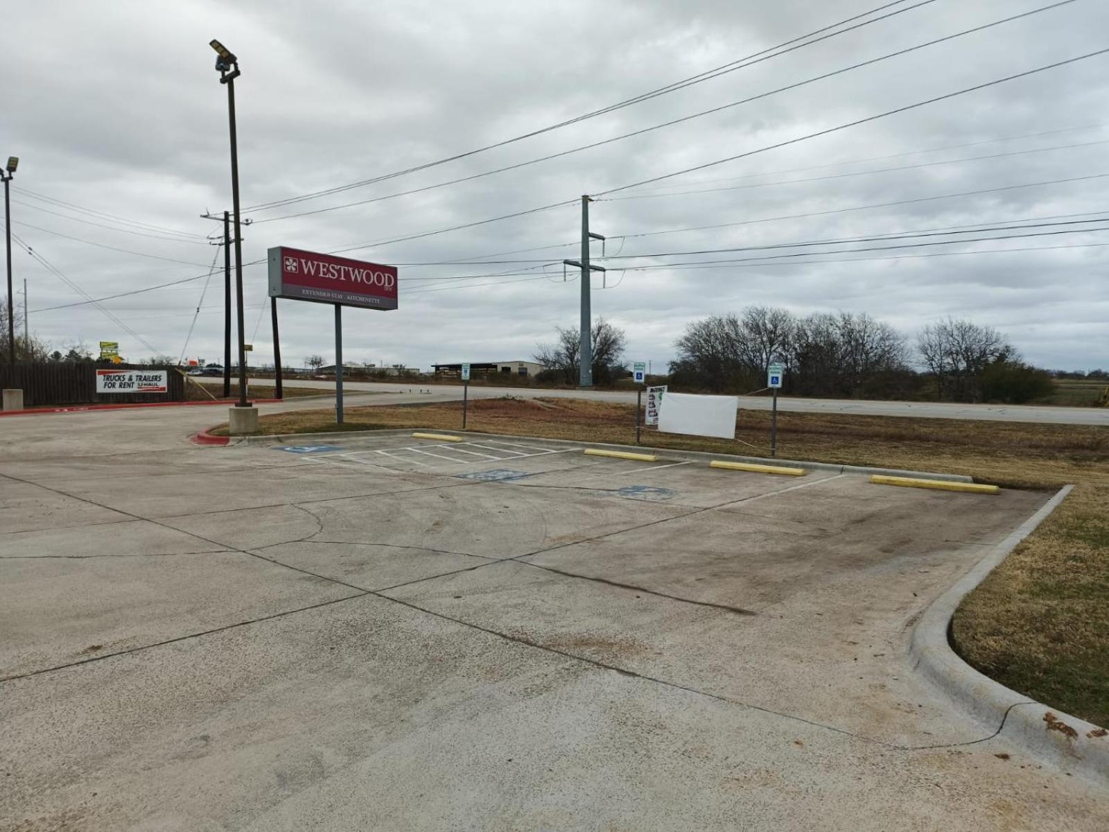 Westwood Inn By Oyo Gonzales Tx Exterior photo